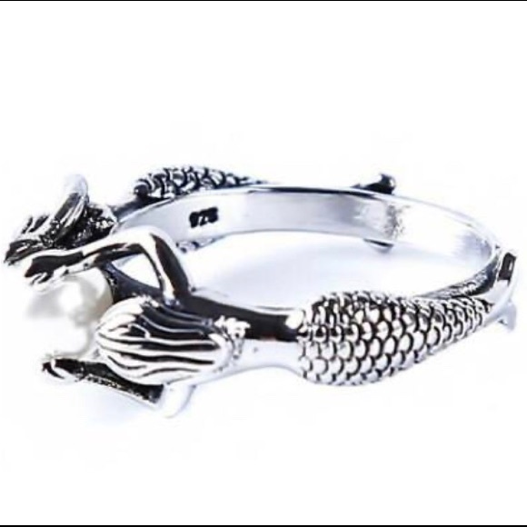 Sterling Mermaid Pearl Ring - Picture 3 of 6